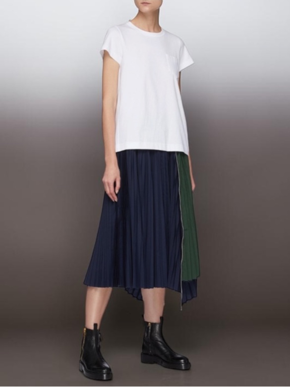 SACAI Hybrid Contrast NWOT Pleated Back T-Shirt Size Japanese 3 US M-L
